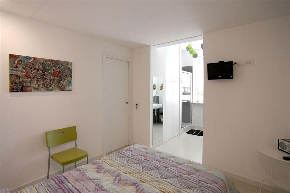 Dormidame Bed & Breakfast เนเปิลส์ ภายนอก รูปภาพ